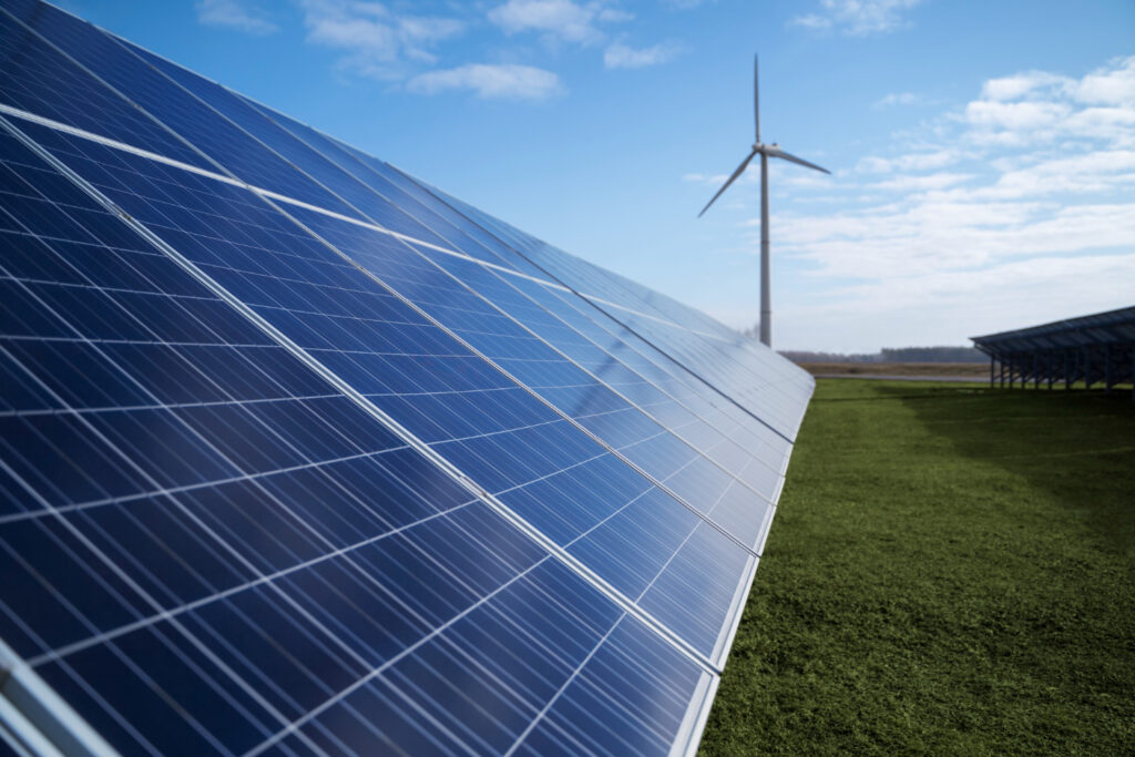 Energia solar gera economia na sua conta de luz e é uma opção mais sustentável para o planeta