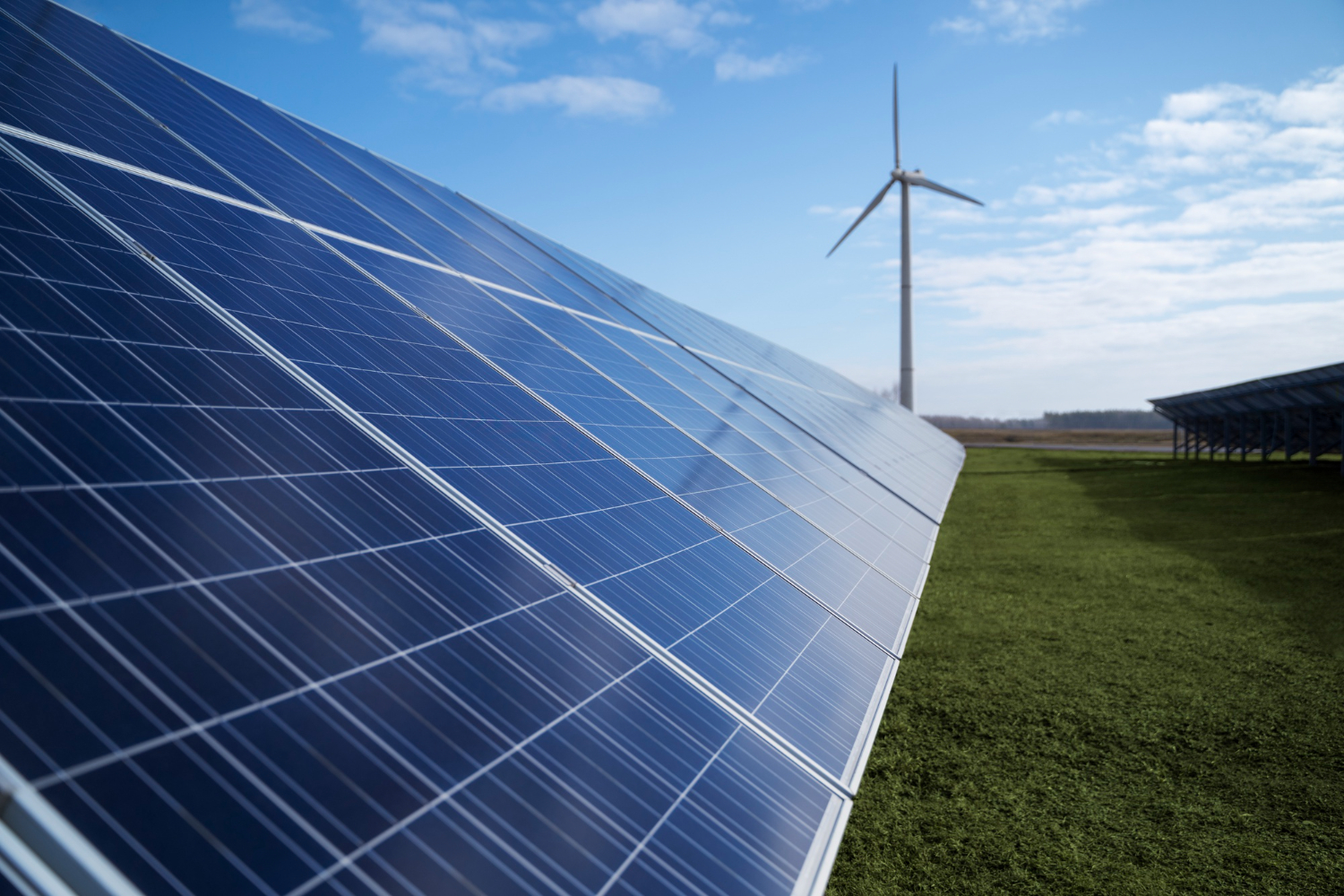 Energia solar gera economia na sua conta de luz e é uma opção mais sustentável para o planeta